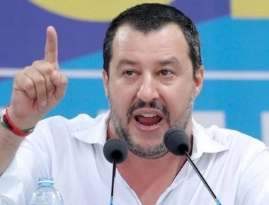 Μ.Σαλβίνι για την βεβήλωση του Σταυρού στην Λέσβο: «Τι ηλιθιότητα, κοινωνία που κόβει τις ρίζες της δεν έχει μέλλον»